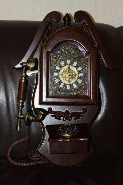 STUNNING, AWESOME BRAND NEW CLOCK / TELEPHONE / KEY BOX IN PRISTINE CONDITION & WORKING PERFECTLY!!!