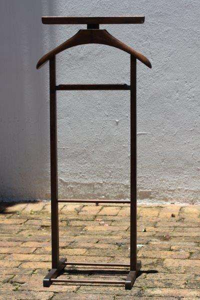 AWESOME 'MR JEEVES' CLOTHING VALET STAND IN EXCELLENT CONDITION!!!