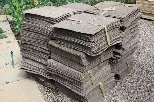 CARPETS - MORE THAN 200m2 OF CARPET SQUARES IN EXCELLENT CONDITION SELLING AT HALF PRICE...