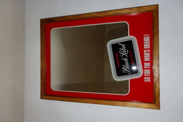 AN FANTASTIC AND HUGELY COLLECTABLE FRAMED CARLING BLACK LABEL BEER PUB MIRROR