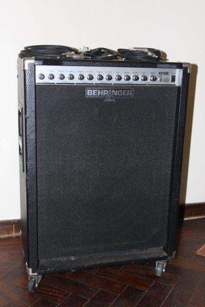 A STUNNING BEHRINGER K1200 AMP WITH MIC & AUX CABLES; ALL IN EXCELLENT CONDITION!!!
