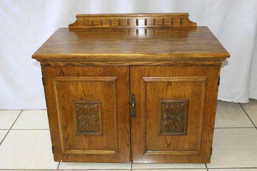 AN EXQUISITE VINTAGE OAK STORAGE CABINET WITH STUNNING DETAIL!!! UNIQUE & VERY BEAUTIFUL!!!