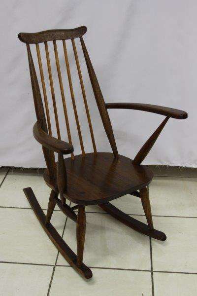 A STUNNING DARK OAK VINTAGE ROCKING CHAIR IN FANTASTIC ORIGINAL CONDITION! SOMETHING SPECIAL TO OWN