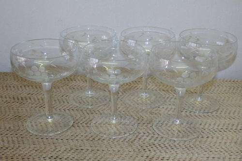 AN AWESOME SET OF SIX STEMMED CHAMPAGNE GLASSES IN THE BEAUTIFUL GRAPE PATTERN