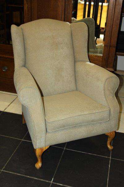 AN EXQUISITE 'NEW' WING BACK CHAIR IN PRISTINE CONDITION!!! PERFECT FOR A STUDY OR SPARE CORNER...