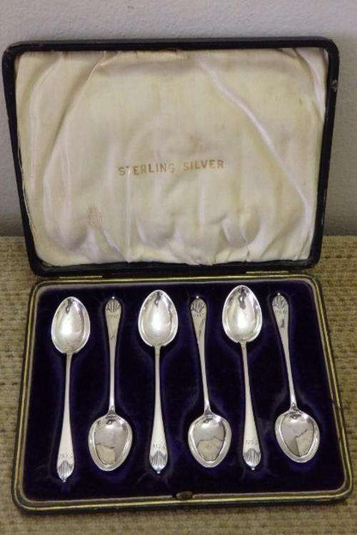 AN INCREDIBLE BOXED SET OF SIX ANTIQUE (1908) HALLMARKED STERLING SILVER TEASPOONS