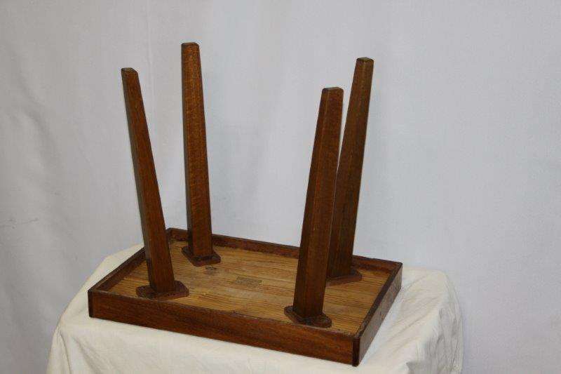 A STUNNING VINTAGE HARDWOOD COFFEE TABLE IN EXCELLENT CONDITION!!! Made by Weatherwood in Nelspruit