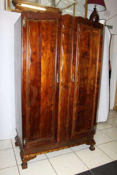 AN EXQUISITE SOLID 2-DOOR OU JONGMANS WARDROBE IN FANTASTIC CONDITION c/w AMAZING DETAIL! WOW