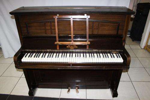 A STUNNING ANTIQUE 'THE CLAREMONT' MURDOCH, MURDOCH & Co LONDON UPRIGHT SOLID WOOD PIANO!!!