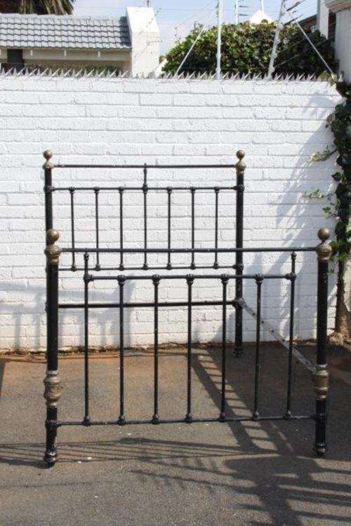 A SPECTACULAR VINTAGE BRASS & WROUGHT IRON DOUBLE BEDSTEAD, EXQUISITE DETAIL & VERY DESIRABLE!!!