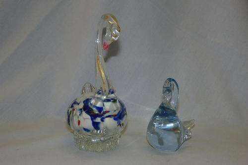 TWO AWESOME HAND BLOWN ORNAMENTAL GLASS BIRDS WITH WONDERFUL DETAILING