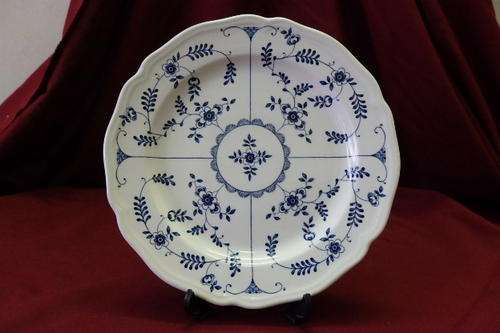 A FANTASTIC RARE HAND PAINTED J&G MEAKIN "ROYAL STAFFORDSHIRE" "SCANDIA" BLUE AND WHITE PLATE