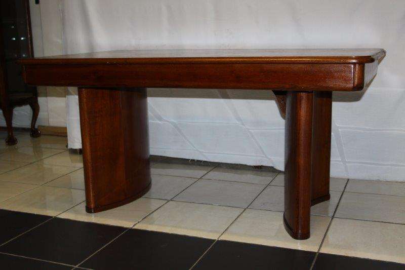 A GORGEOUS 6-SEATER ART DECO DINING-ROOM TABLE IN EXCELLENT CONDITION!!! MAGNIFICENT FURNITURE!