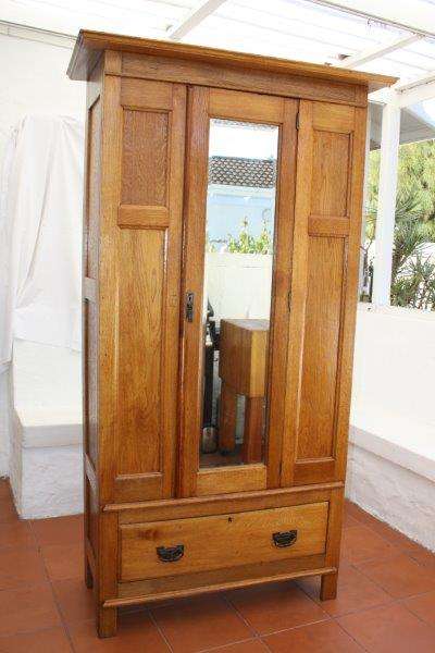 AN EXQUISITE ANTIQUE OAK 'OU JONGMANS' CUPBOARD IN FANTASTIC CONDITION FOR THE AGE w AMAZING DETAIL!