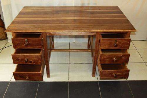 AN EXQUISITE KIAAT VINTAGE EXECUTIVE DESK w DRAWS, TRAYS, & MAGNIFICENT SIMPLE DETAIL!!!