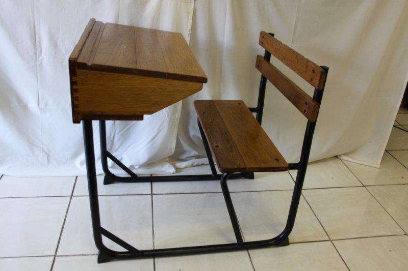 A REALLY STUNNING ANTIQUE SOLID OAK SCHOOL DESK IN GREAT CONDITION - AWESOME!!!