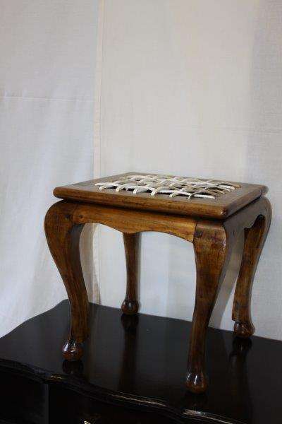 A BEAUTIFUL SOLID TEAK RIEMPIE BENCH IN EXCELLENT CONDITION!!! AWESOME FURNITURE!!!