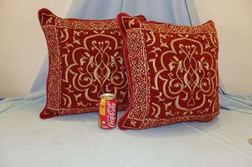Red and gold decorative pillows best sale