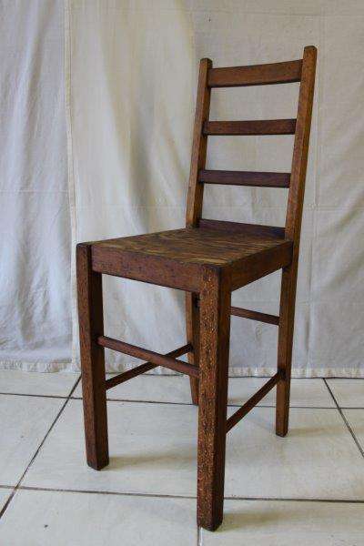 AN EXQUISITE ANTIQUE STABLE OCCASIONAL CHAIR IN GREAT CONDITION!!!