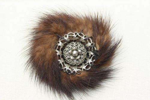 A GORGEOUS UNUSUAL VICTORIAN SILVER & FUR SCARVE PIN / BROOCH IN GREAT CONDITION!!!
