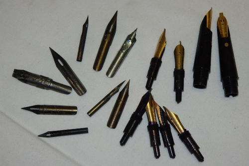 A FANTASTIC COLLECTION OF ASSORTED FOUNTAIN PEN NIBS, INCLUDING GOLD PLATED, STEEL, CALLIGRAPHY ETC