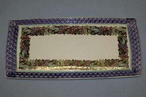 A FANTASTIC VINTAGE GERMAN MADE VILLEROY & BOCH METTLACH PORCELAIN PLATTER WITH GORGEOUS DETAILING