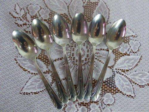 A GORGEOUS COLLECTION OF SIX VINTAGE  (1939) MONROE SILVER co BRANDON FLATWARE TEA SPOONS.