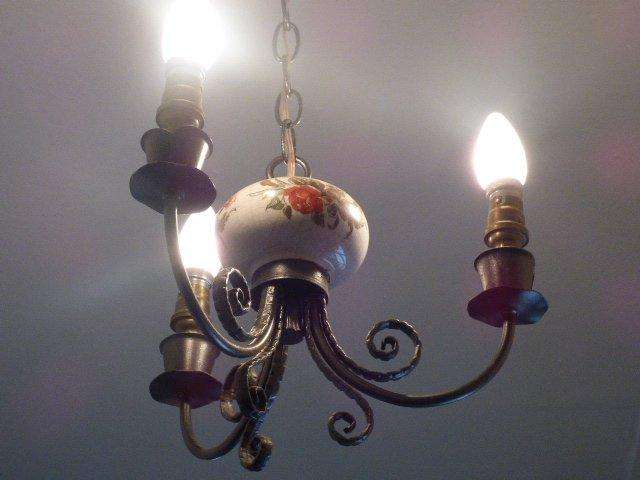 AN EXCEPTIONALLY BEAUTIFUL VINTAGE CAPODIMONTE 3 LIGHT CHANDELIER. BEYOND STUNNING!!