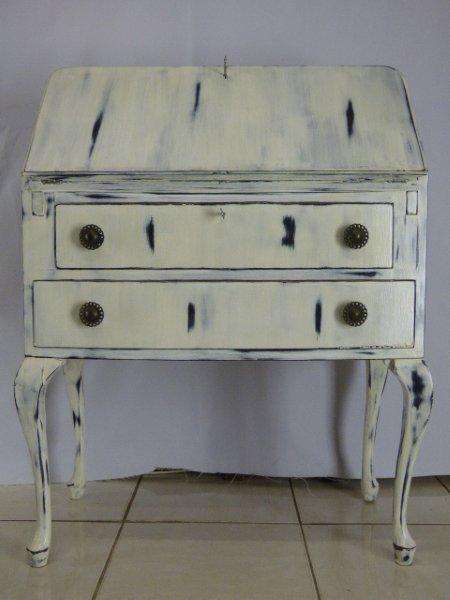 A GORGEOUS, SHABBY CHIC VINTAGE QUEEN ANNE LADIES WRITING BUREAU. BEAUTIFUL & SOMETHING DIFFERENT!