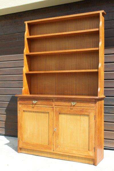 AN EXQUISITE ANTIQUE RED OAK WELSH DISPLAY DRESSER IN GREAT CONDITION - STUNNING CHARMING FURNITURE!