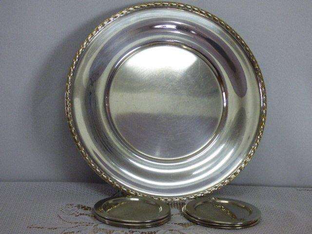 A FABULOUS GERMAN SILVER PLATED CAKE/SANDWICH PLATE. ENGRAVED WEIHNACHTEN (XMAS) 1996. + 6 COASTERS