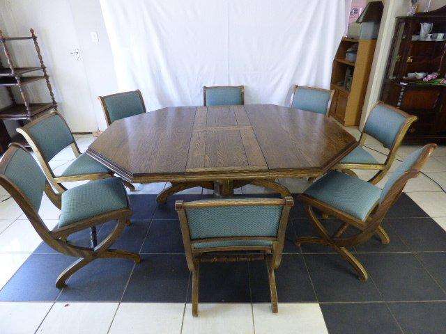 A LUXURIOUS, CLASSY 1978 ORIGINAL ARTECASA 8 SEATER SOLID OAK DININGROOM SUITE w EXTENDIBLE TABLE!