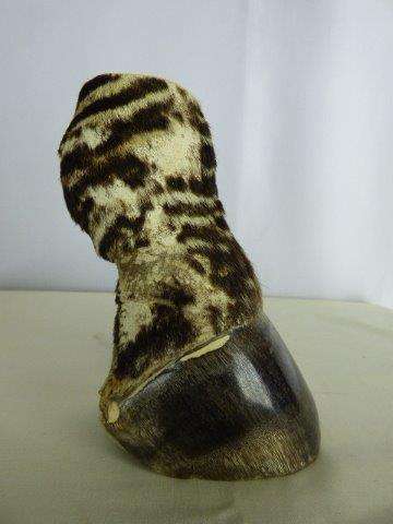 AN ORIGINAL HOOF OF A ZEBRA TO DISPLAY IN YOUR LAPA/PUB!! ADD SOME WILDLIFE CHARM!!