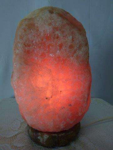 AN EXQUISITE, BEAUTIFUL HIMALAYAN SALT ROCK TABLE LAMP. BEAUTIFUL.& BENEFICIAL!!