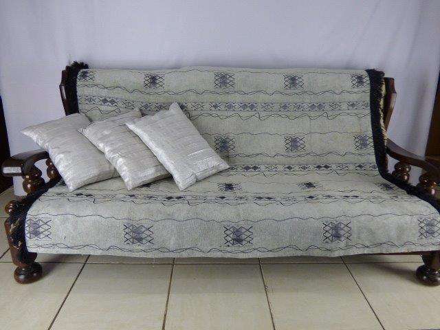 A GORGEOUS  AND LUXURIOUS  CHENILLE  GRAY AND BLACK COLOURED THROW. SO VERSATILE!!