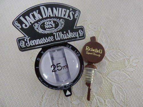 AWESOME JACK DANIELS AND RICHELIEU TOT MEASURES FOR YOUR PUB. LOVELY GIFT FOR XMAS!!