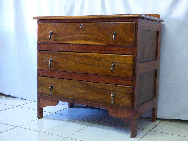 A GORGEOUS VINTAGE TEAK CHEST OF 3 DRAWS WITH EXQUISITE HANDLES. FABULOUS!!