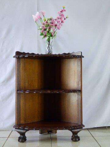 WOW! A GORGEOUS SOLID IMBUIA BALL & CLAW CORNER DISPLAY TABLE! STUNNING