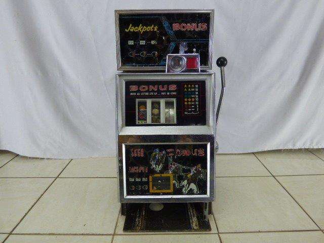 AN AWESOME VINTAGE SEGA ONE ARM BANDIT FOR RESTORATION, STUNNING IN YOUR PUB OR LAPA!!