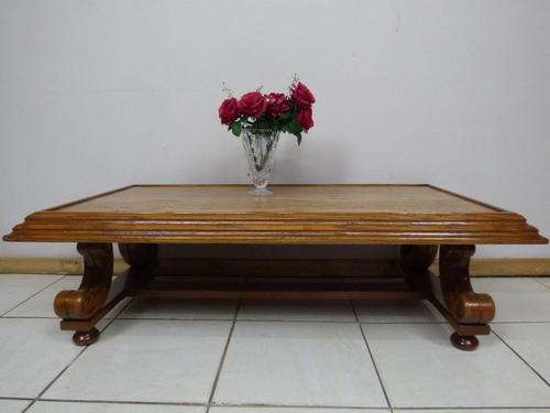 A GORGEOUS CENTRE COFFEE TABLE WITH BEAUTIFULLY DESIGNED CHUNKY LEGS!!!