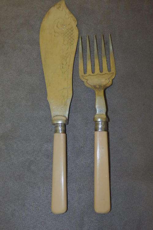 AN EXQUISITE ANTIQUE (1904) BONE HANDLE STYLE SERVING SET WITH STERLING SILVER CUFFS