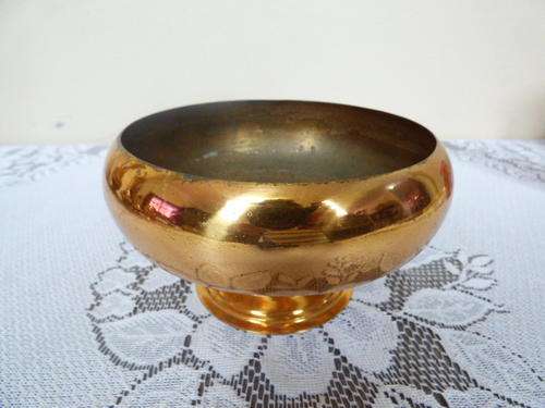 AN AWESOME VINTAGE FOOTED COPPER BOWL, GORGEOUS ON DISPLAY ON INFORMAL TABLES!!