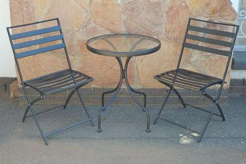 A GORGEOUS THREE PIECE PATIO "CAFE" SET WITH TWO FOLD-DOWN CHAIRS AND A ROUND GLASS-TOP TABLE