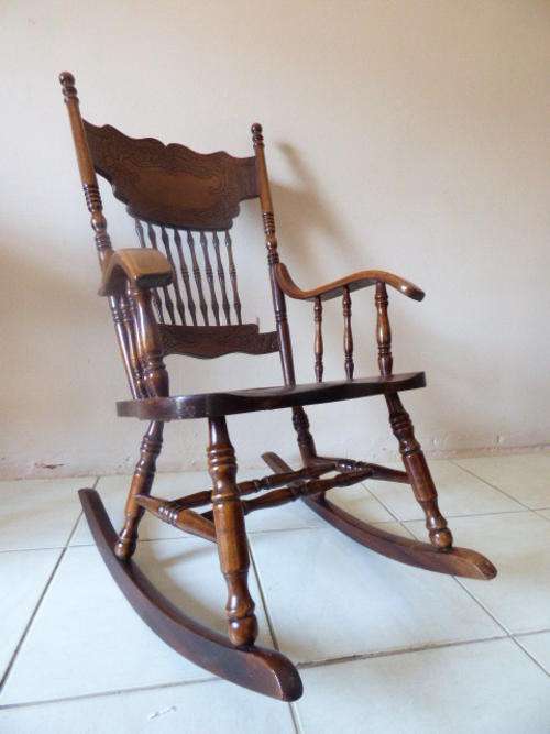 AN EXQUISITE LARGE MARANTI CARVED ROCKING CHAIR - GORGEOUS IN A BABY ROOM OR ON A PATIO!!!