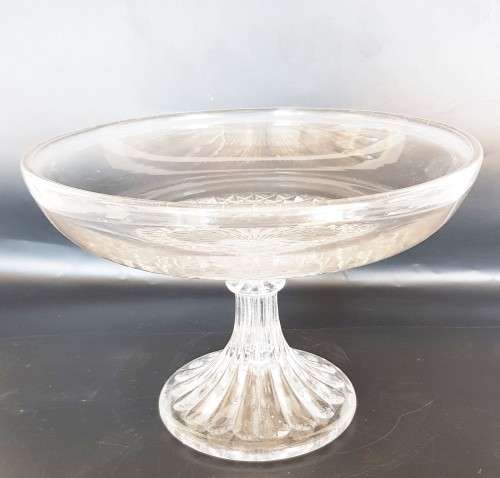 A stunning footed glass centre table fruit bowl