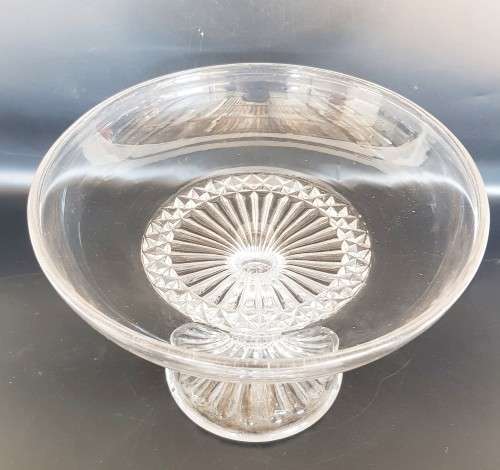 A stunning footed glass centre table fruit bowl