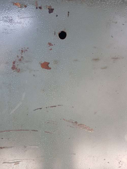 An awesome `SA Safe` rifle safe with keys - rifle and hand guns