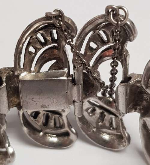 A gorgeous vintage silver metal bracelet with marcasite stones