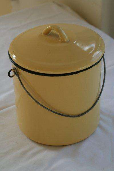 A VERY NICE BILLY CAN WITH LID!!!