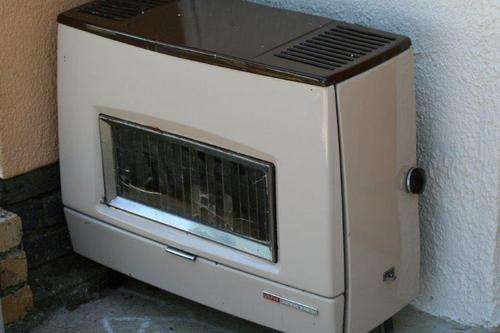 A STEAL AT THIS PRICE - UNIVA ARTHUR MARTIN STOVE / FIREPLACE!!!